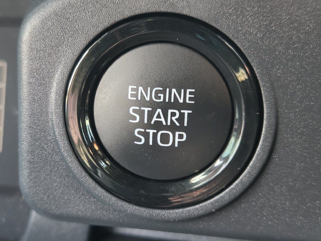 Used 2024 Toyota Tacoma SR RWD image 21