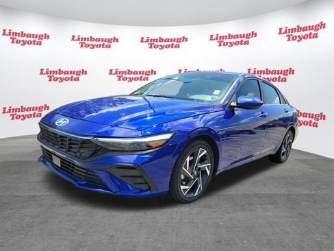 Used 2025 Hyundai Elantra SEL FWD image 19