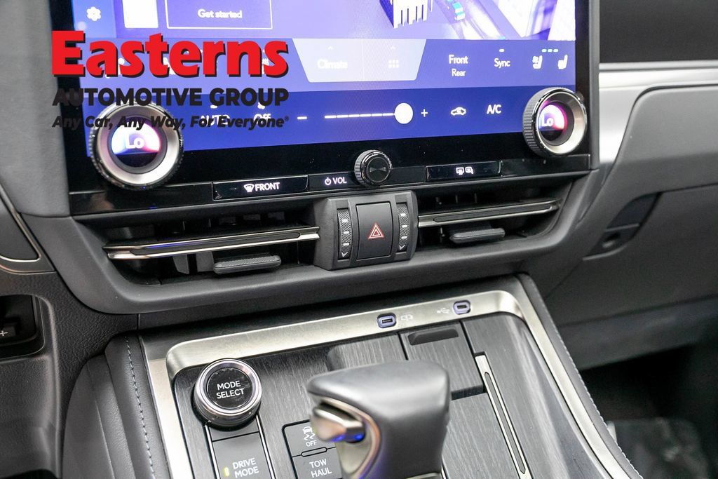 Used 2025 Lexus GX 550 w/ Accessory Package (2T) AWD/4WD image 22