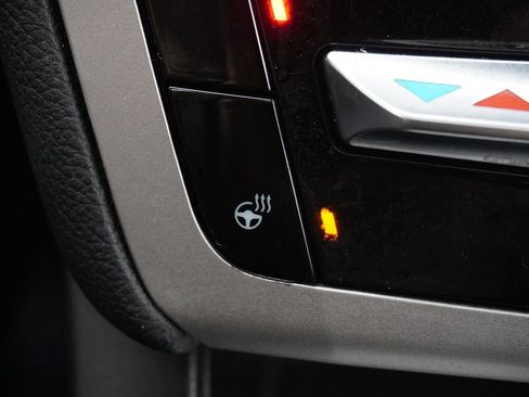 Used 2022 Ford Explorer XLT w/ Equipment Group 202A image 58