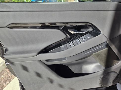 New 2026 Land Rover Range Rover Evoque S AWD/4WD image 12