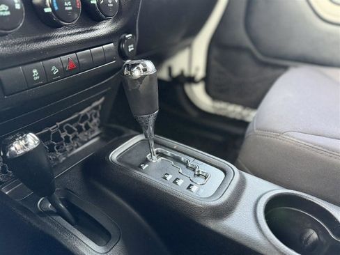 Used 2013 Jeep Wrangler Unlimited Sport image 23