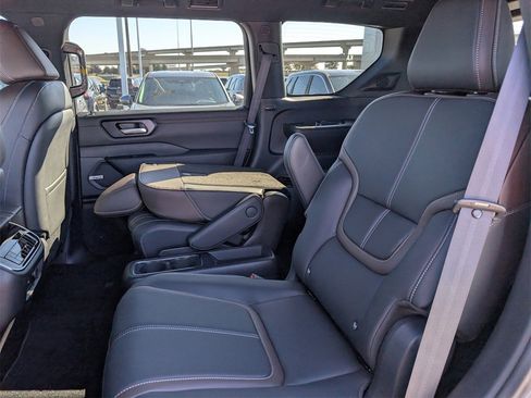 New 2026 Nissan Armada SL w/ Captain's Chari Seat Package image 19