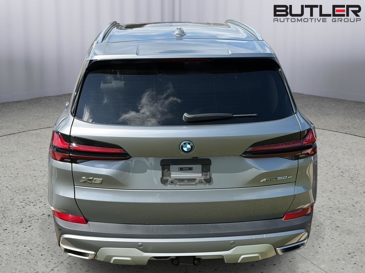 Used 2024 BMW X5 xDrive50e w/ Premium Package AWD/4WD image 9