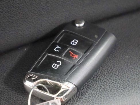 Used 2019 Volkswagen Golf R 4-Door AWD/4WD image 39