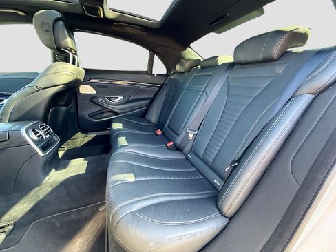 Used 2017 Mercedes-Benz S 550 Sedan image 22
