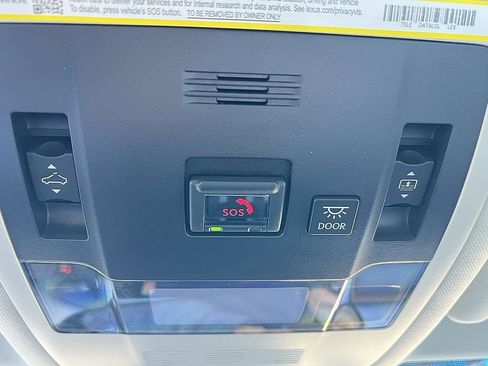 New 2025 Lexus ES 350 Ultra Luxury image 17