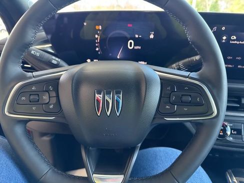 Used 2024 Buick Envista Preferred w/ Convenience I Package image 17