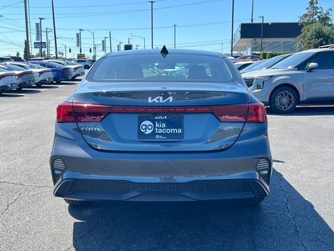 Certified 2023 Kia Forte LXS w/ LXS Technology Package FWD image 10