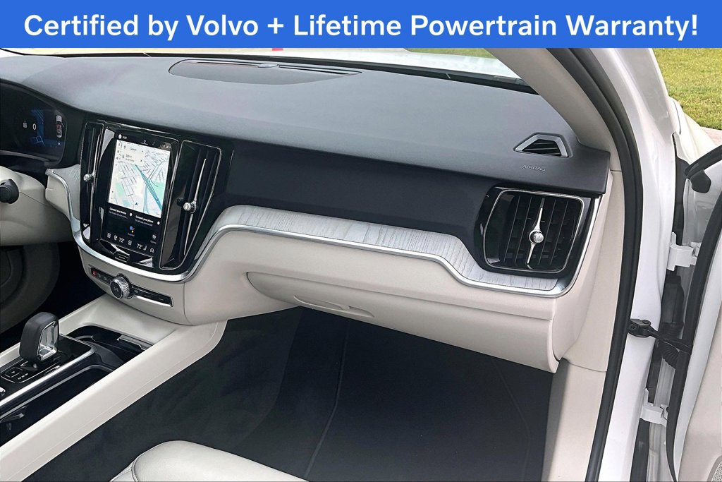 Used 2025 Volvo S60 B5 Plus AWD/4WD image 21