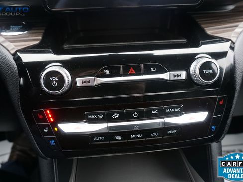 Used 2023 Ford Explorer Limited image 38