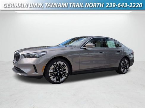 New 2026 BMW 530i w/ Premium Package RWD image 1