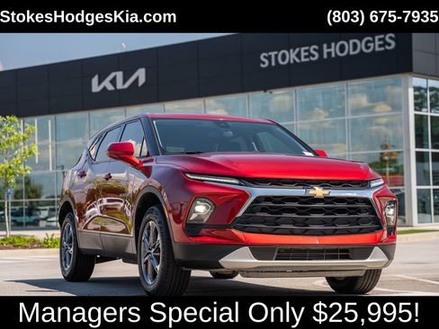 Used 2025 Chevrolet Blazer LT FWD image 1