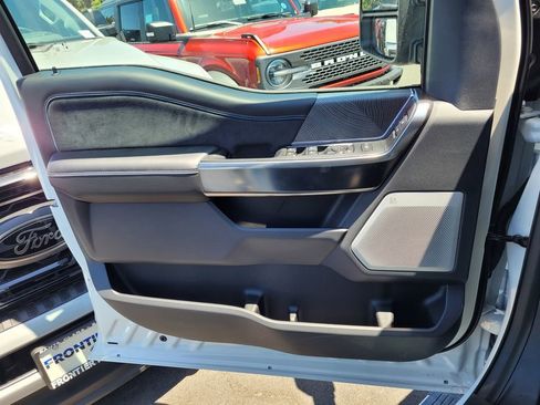 New 2025 Ford F350 Platinum image 37