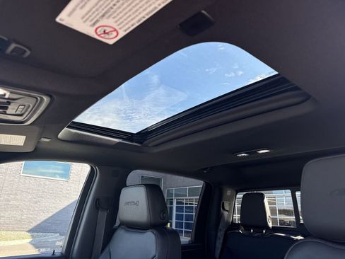Used 2021 GMC Sierra 2500 AT4 w/ AT4 Premium Plus Package AWD/4WD image 23