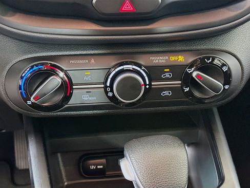 Used 2025 Kia Soul LX w/ LX Technology Package image 23