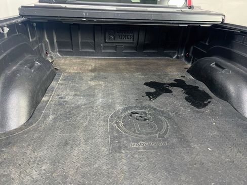 Used 2018 RAM 1500 Express AWD/4WD image 23