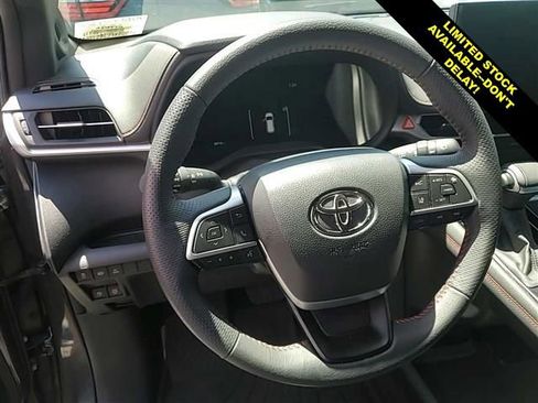Used 2025 Toyota Sienna XSE w/ XSE Plus Package AWD/4WD image 8