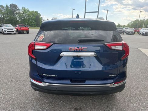 Used 2023 GMC Terrain SLT image 6