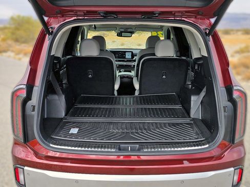 Used 2024 Kia Telluride SX w/ Towing Package image 5