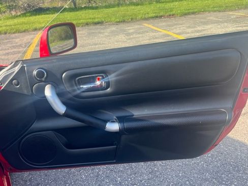 Used 2003 Toyota MR2 image 16