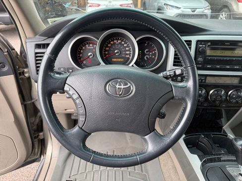 Used 2006 Toyota 4Runner Limited AWD/4WD image 9