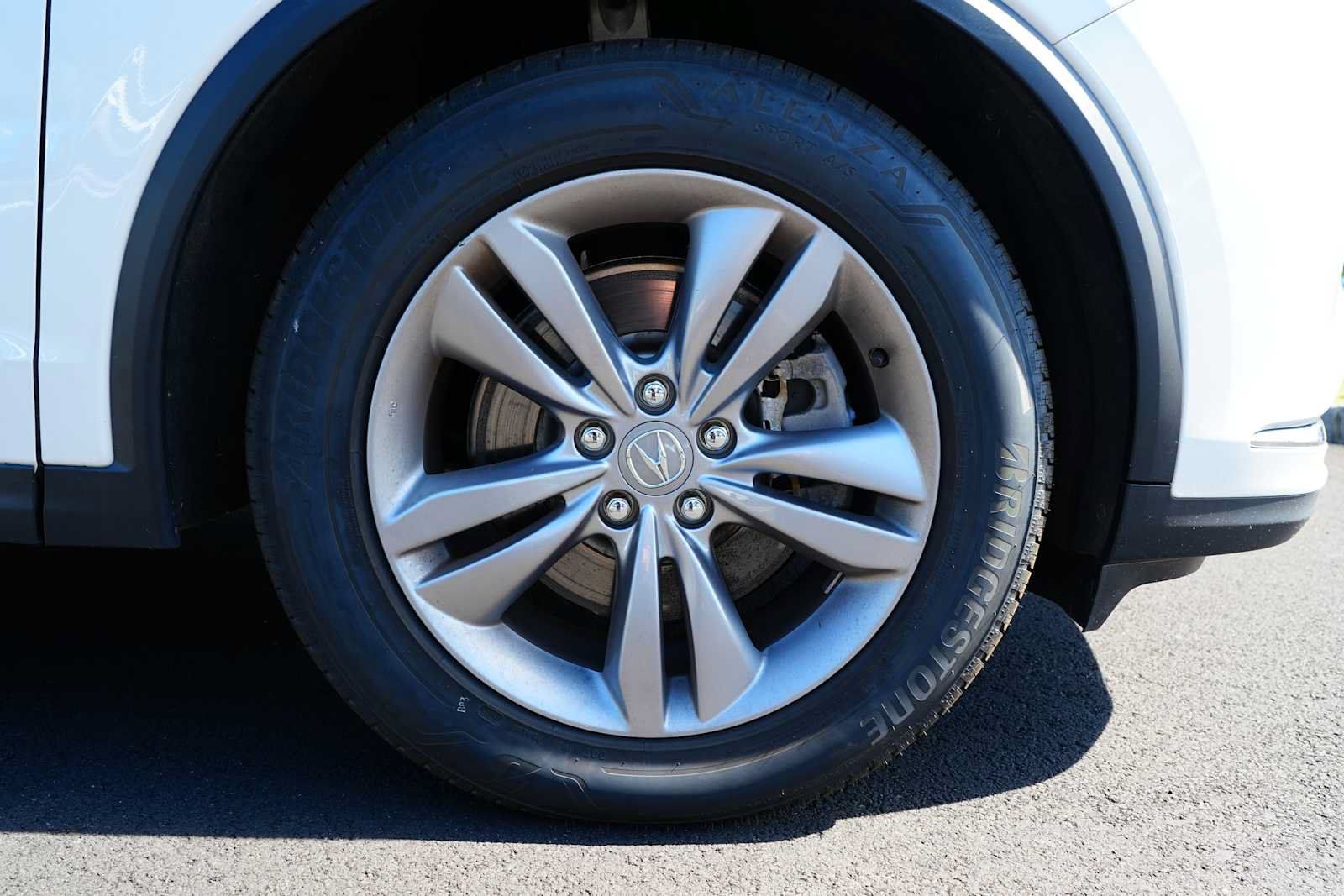 Used 2023 Acura MDX SH-AWD image 9
