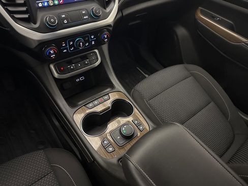Used 2023 GMC Acadia SLE w/ Driver Convenience Package FWD image 20