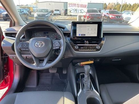 Used 2024 Toyota Corolla LE image 12