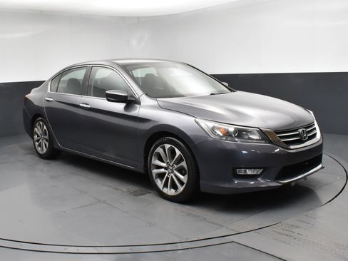 Used 2013 Honda Accord Sport image 2