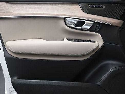 New 2026 Volvo XC90 B6 Plus w/ Protection Package Premier image 26