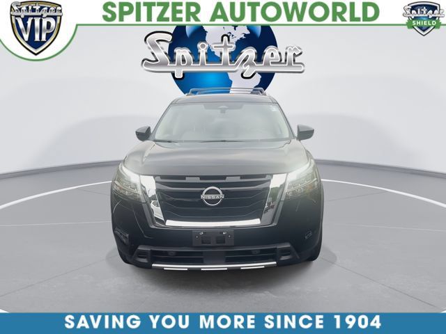 Used 2023 Nissan Pathfinder SL AWD/4WD image 3