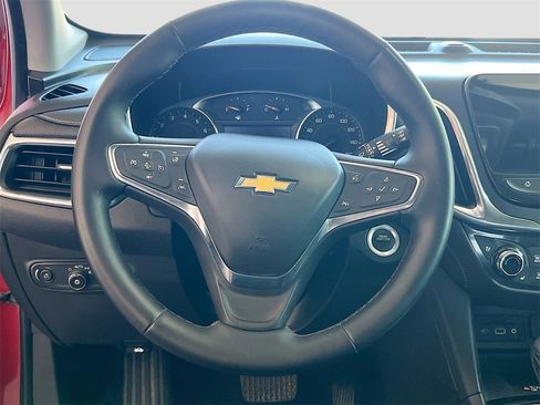 Used 2024 Chevrolet Equinox Premier image 11