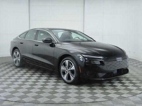 Used 2025 Audi A6 e-tron Premium Plus w/ Premium Plus image 3