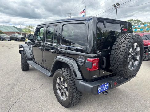 Used 2020 Jeep Wrangler Unlimited Sahara AWD/4WD image 4