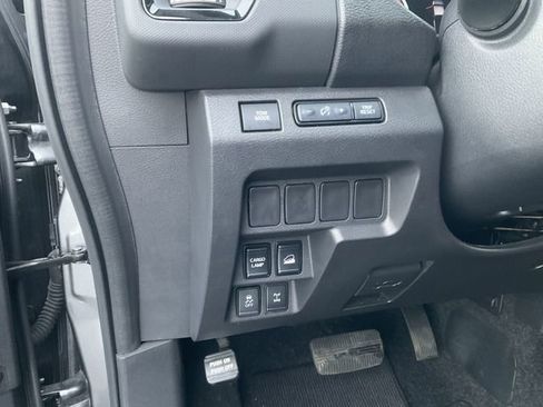 Used 2024 Nissan Frontier PRO-4X image 17