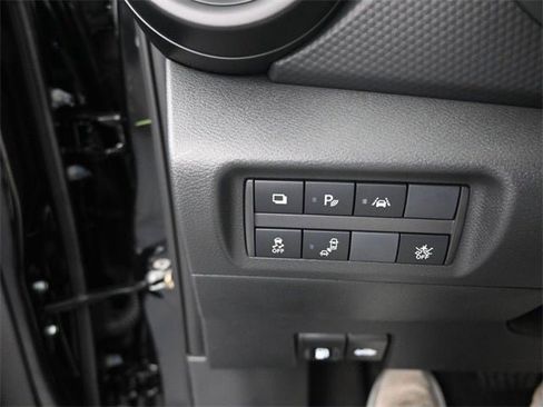 New 2025 Nissan Kicks Play S image 23