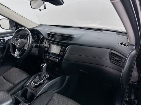 Used 2019 Nissan Rogue SV image 27