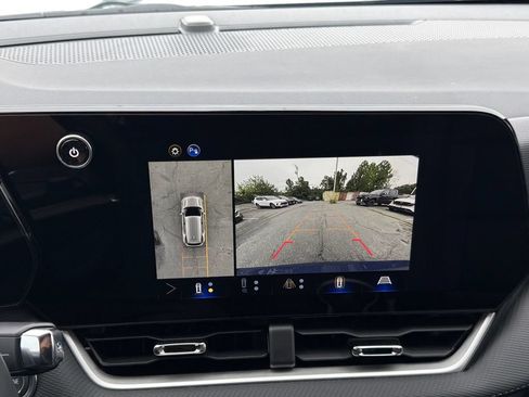 New 2026 Chevrolet Equinox LT w/ Convenience Package II AWD/4WD image 15