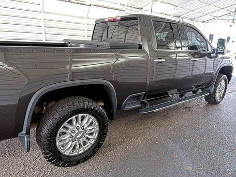 Used 2020 Chevrolet Silverado 2500 High Country w/ Z71 Off-Road Package AWD/4WD image 4