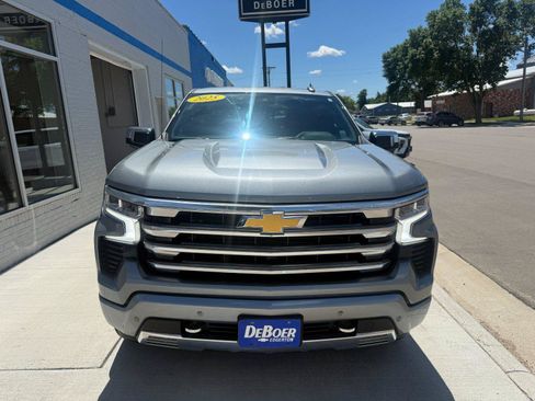 Used 2025 Chevrolet Silverado 1500 High Country w/ High Country Premium Package AWD/4WD image 7