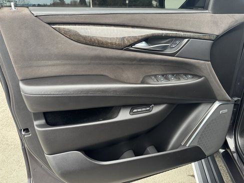 Used 2016 Cadillac Escalade ESV Platinum image 26