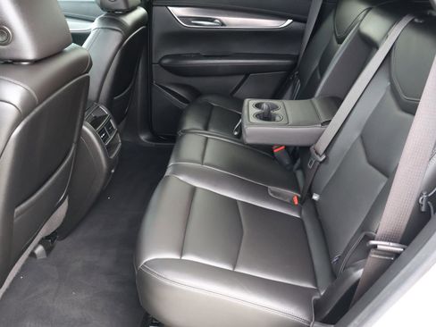 Used 2021 Cadillac XT5 Luxury w/ LPO, Floor Liner Package FWD image 18