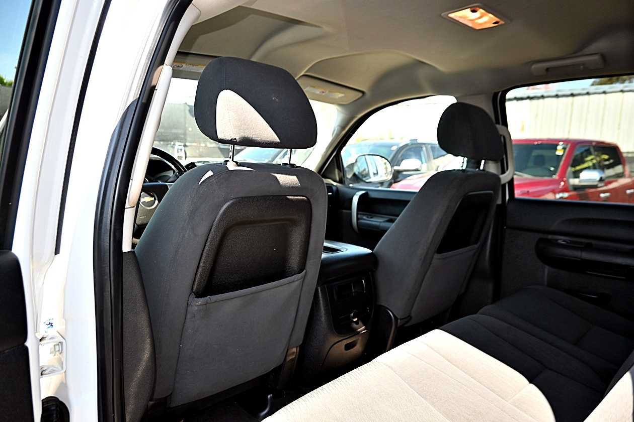 Used 2008 Chevrolet Silverado 2500 LT w/ 2LT Convenience Package RWD image 12