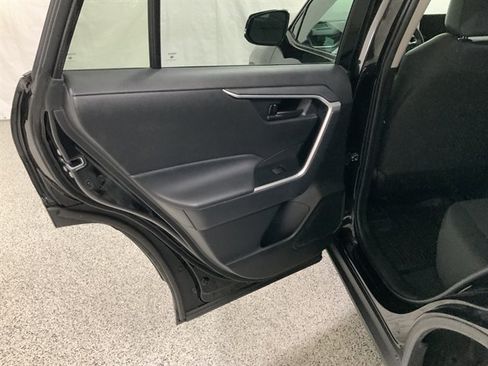 Used 2025 Toyota RAV4 LE AWD/4WD image 17