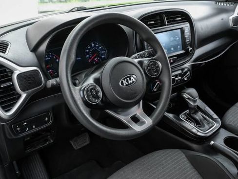 Used 2021 Kia Soul S image 3