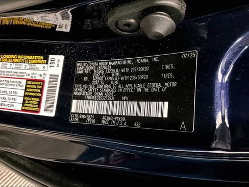 Used 2025 Toyota Sienna XSE FWD image 39