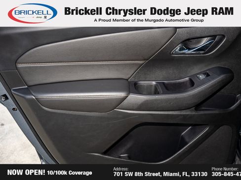 Used 2020 Chevrolet Traverse LT image 11