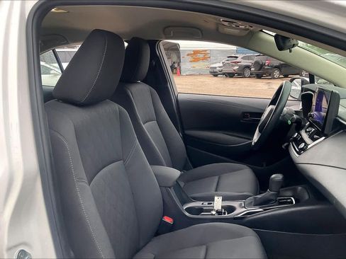 Used 2024 Toyota Corolla LE FWD image 9