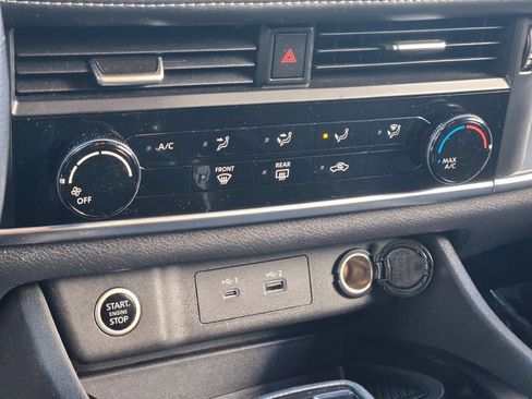 Used 2021 Nissan Rogue S image 23